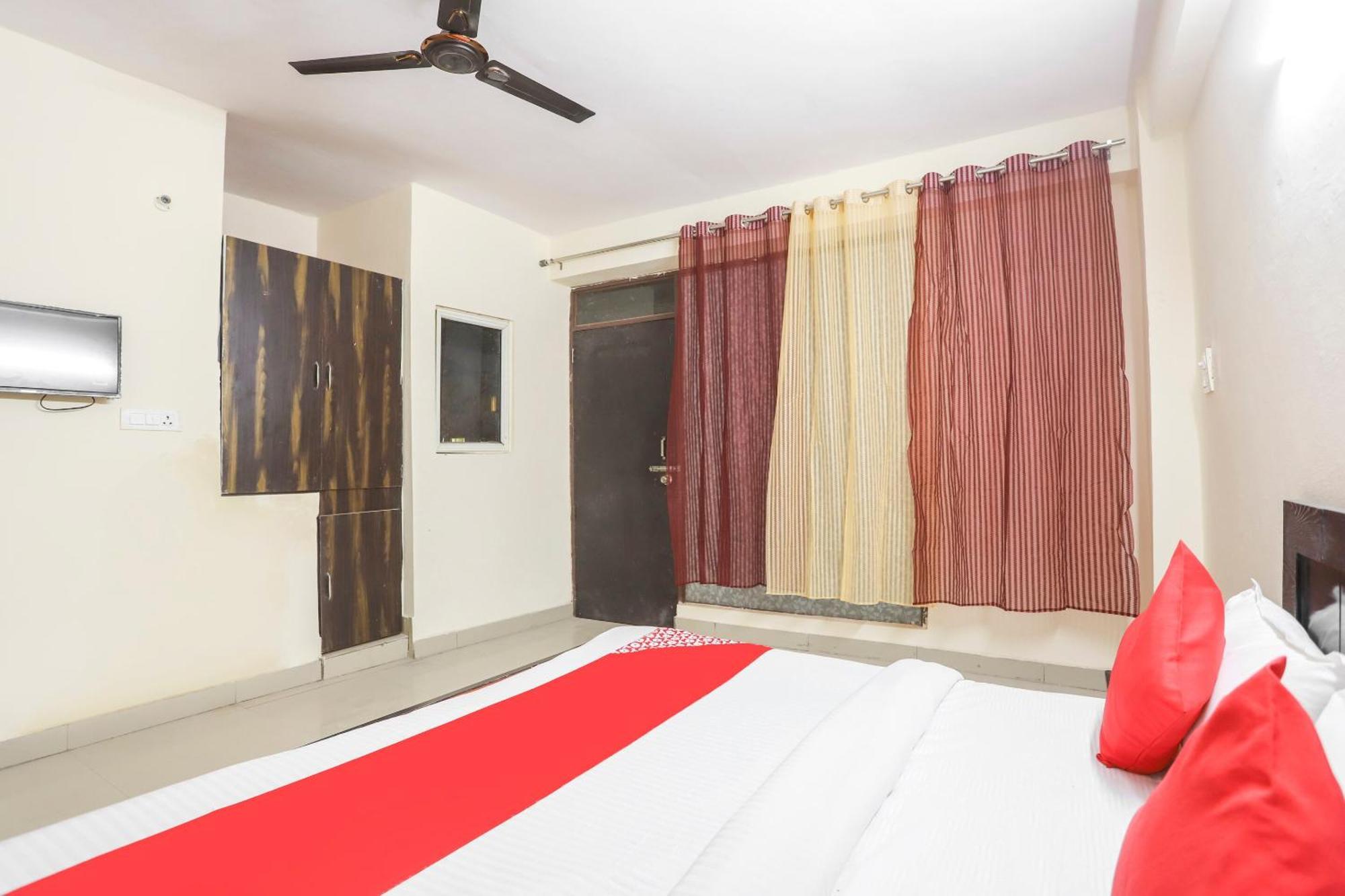 Hotel O Royal Residenc Indirapuram Kültér fotó